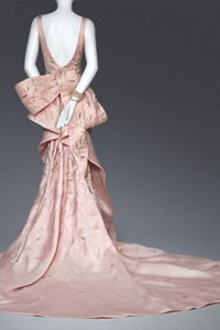 Taylor Swift has loaned this pink gown for the Atlanta exhibition.